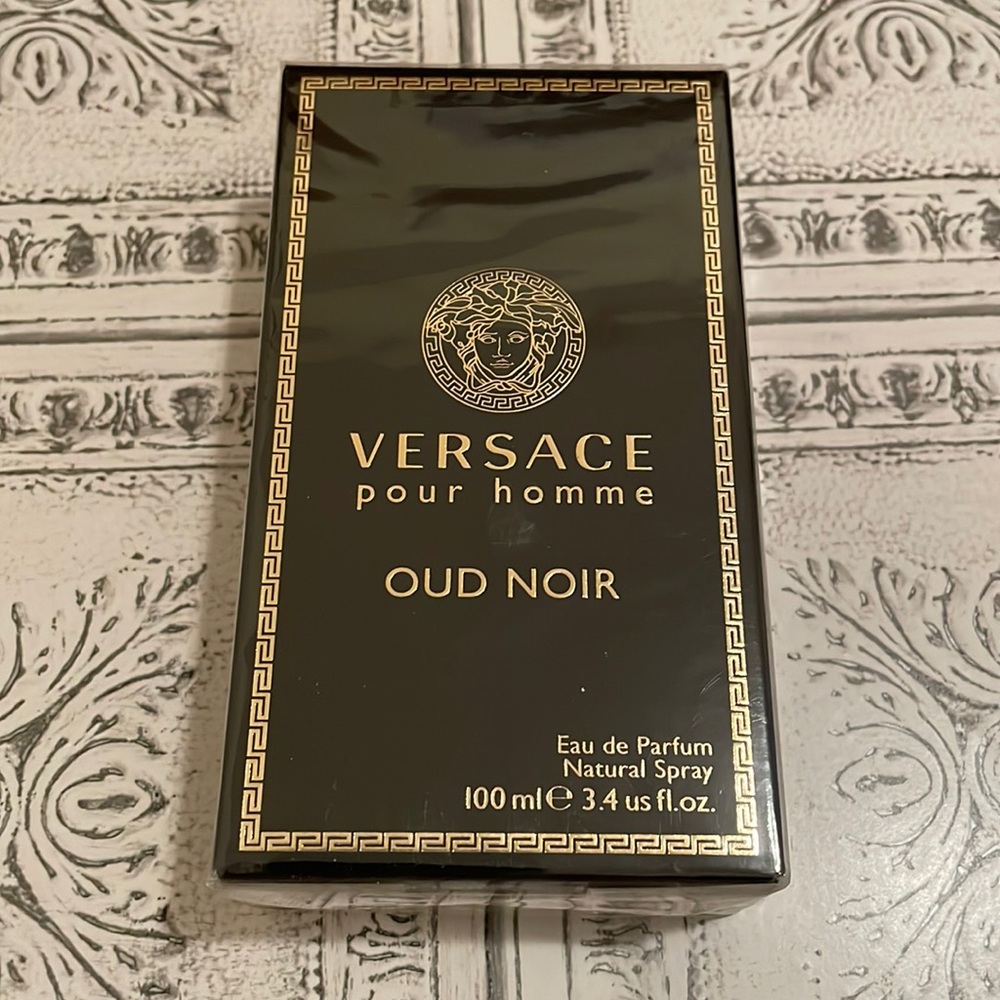 Versace pour homme oud noir cologne spray